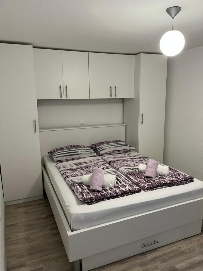 Apartmani Marina 茨里克韦尼察 外观 照片