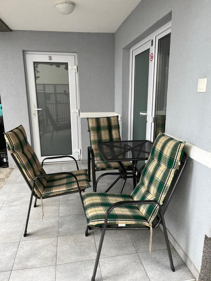 Apartmani Marina 茨里克韦尼察 外观 照片