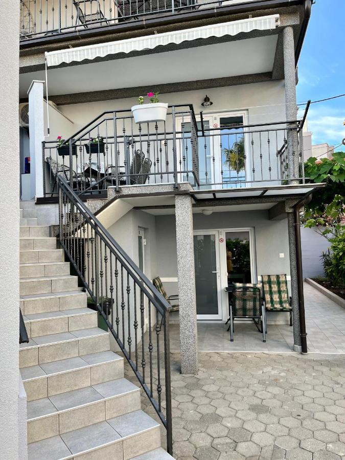 Apartmani Marina 茨里克韦尼察 外观 照片