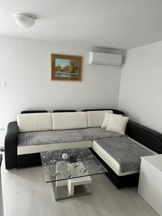 Apartmani Marina 茨里克韦尼察 外观 照片