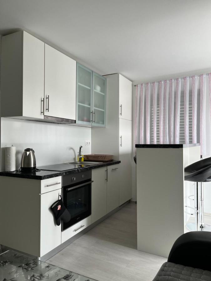 Apartmani Marina 茨里克韦尼察 外观 照片